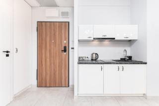 Prymasa Tysiąclecia 83A C - D by Homeprime - Varsavia - 1