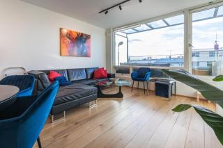 Sunny Central Downtown Apartment - 7