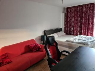 Sehr Schöne drei Zimmer Delüx Wohnung in Sindelfingen - Sindelfingen - 4