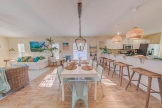 AQUA PEARL NEW Pool Home Perfect Beach Biking Hiking Boating Sleeps 8 - Includes Golf Cart - Palm Coast - 8