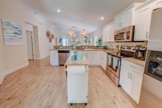 AQUA PEARL NEW Pool Home Perfect Beach Biking Hiking Boating Sleeps 8 - Includes Golf Cart - Palm Coast - 2