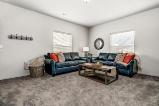 New 3 Bedroom Townhome with Mountain Views - 4