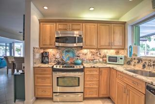 1 Mi to Deerfield Beach Home with Outdoor Oasis! - Deerfield Beach - 5