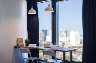 MUJI B&W Studio - Seaview at 218 Tropicana NEAR Komtar Food Heaven with Netflix & TV Box - George Town - 8