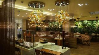 De Glance Hotel - Surat - 8