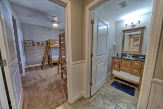 PierPark 2BR Beachfront Luxury Condo w View Sterling Breeze Resorts - 2