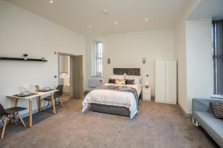 Exquisite Serviced Studio @ Greenhead Central - 9