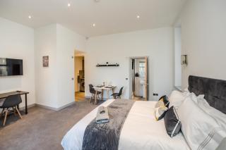 Exquisite Serviced Studio @ Greenhead Central - 6