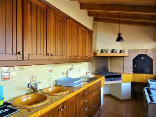 Villa with private pool and tennis court 150 metres from the sea-Villa el Olivo - 3