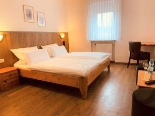 Hotel Orthwein -kostenfreie Parkplätze- - Cölbe - 7