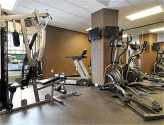 Best Western Plus Brunswick Inn & Suites - 9