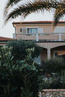Villa Lantana - 1