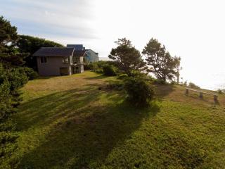 Panoramic Promontory: Bay View Beach House - Waldport - 9