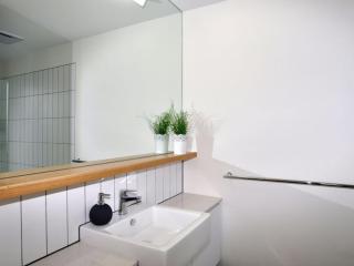 Luxe Townhouse 2 - 1