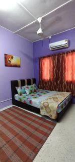 Baiti Homestay - Gambang - 0
