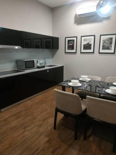 MARITIME SUITE KARPAH SINGH DRIVE PENANG - Jelutong - 1
