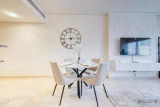 Best Deal Elegant Studio with Balcony & Prime Location by Deluxe Holiday Homes - Dubai - 7