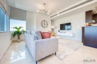 Limited Offer Stylish 1BR with Balcony & Pool Access by Deluxe Holiday Homes - Dubai - 3