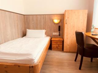 Hotel Orthwein -kostenfreie Parkplätze- - Cölbe - 2