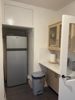 City/20 mins Tooting 2 bed modern apartment - 4