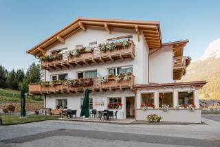 Garnì Aurora Bed and Breakfast - Soraga - 0