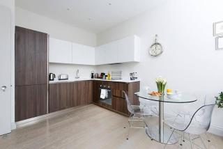 Recently redecorated bright 1BR near Shepherds Bush with parking SOA - Londra - 4