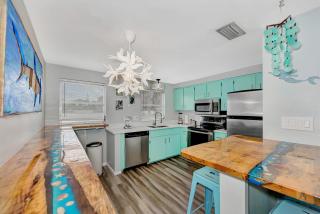 Mermaid-Shark 6BR House With Pool, Jacuzzi - Steps to Siesta Key Beach - 1