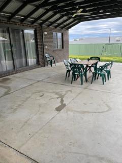 Breakaway new 4br house 5 mins to albury city - Lavington - 7