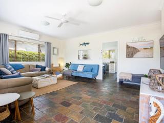 Roskell Retreat Pet Friendly 5 Mins Walk to Beach - Callala Beach - 1