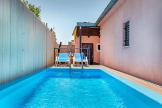 Modern Holiday Home with pool & 4 bikes, near center - 8