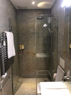 St Moritz Luxury Apt and Garage - 1