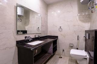 FabHotel Swess Grand - 4