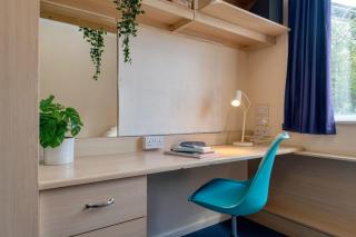 For Students Only Private Bedrooms with Shared Kitchen at Upper Quay House in the heart of Gloucester - Gloucester - 8