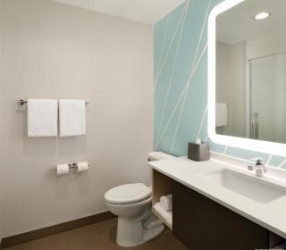 avid hotels - Macon North by IHG - 2