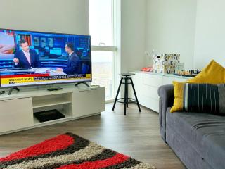 Deluxe Flat with Great Views - 3
