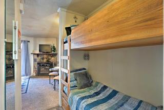 Condo with Mtn Views and Balcony, 2 Mi to Lake! - 4