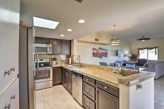 Sunny Tucson Townhome with Patio and Mountain Views! - Tucson - 2
