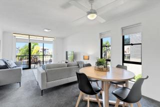 HACIENDA- CANAL VIEWS AND COMFORT - Mooloolaba - 9