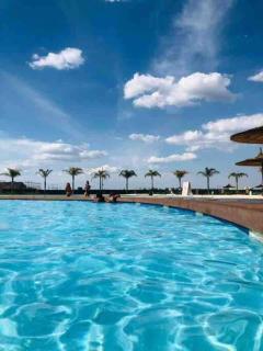 THE BLYDE LAGOON BEACH PRETORIA 3 BEDROOM GROUND FLOOR APARTMENT - Pretoria - 0