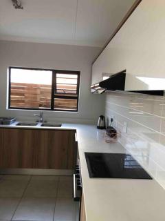 THE BLYDE LAGOON BEACH PRETORIA 3 BEDROOM GROUND FLOOR APARTMENT - Pretoria - 7