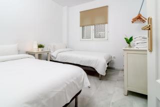 PR45- Beach front apartment Puerto Banus - Marbella - 2