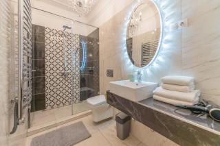 Music Academy Bedroom Suite Café Vian Apartman Kft - Budapest - 1