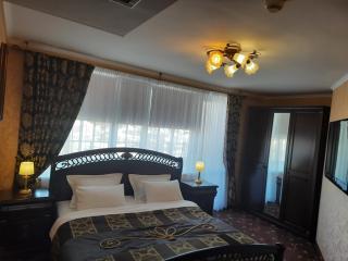 Hotel Mir - Rivne - 8