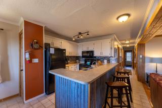 Sunsets at Summit 108b, free WI-FI, parking and AC - Snowshoe - 7
