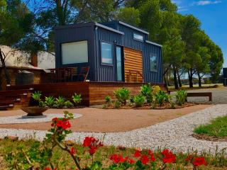 Pink Lake Tiny House - 'Peony' - 9