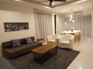 Laguna beach townhouse conner with garden - 4