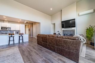 Pacific Breeze - Gold Beach - 6