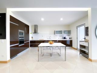Luxury condominium apartment with swimming pool #1903 - Lagos - 1