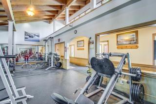 Mountainside Retreat - Truckee - 6