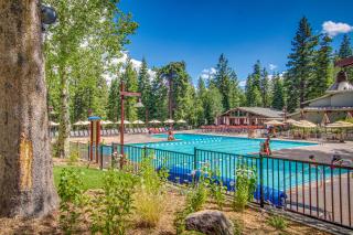 Mountainside Retreat - 5